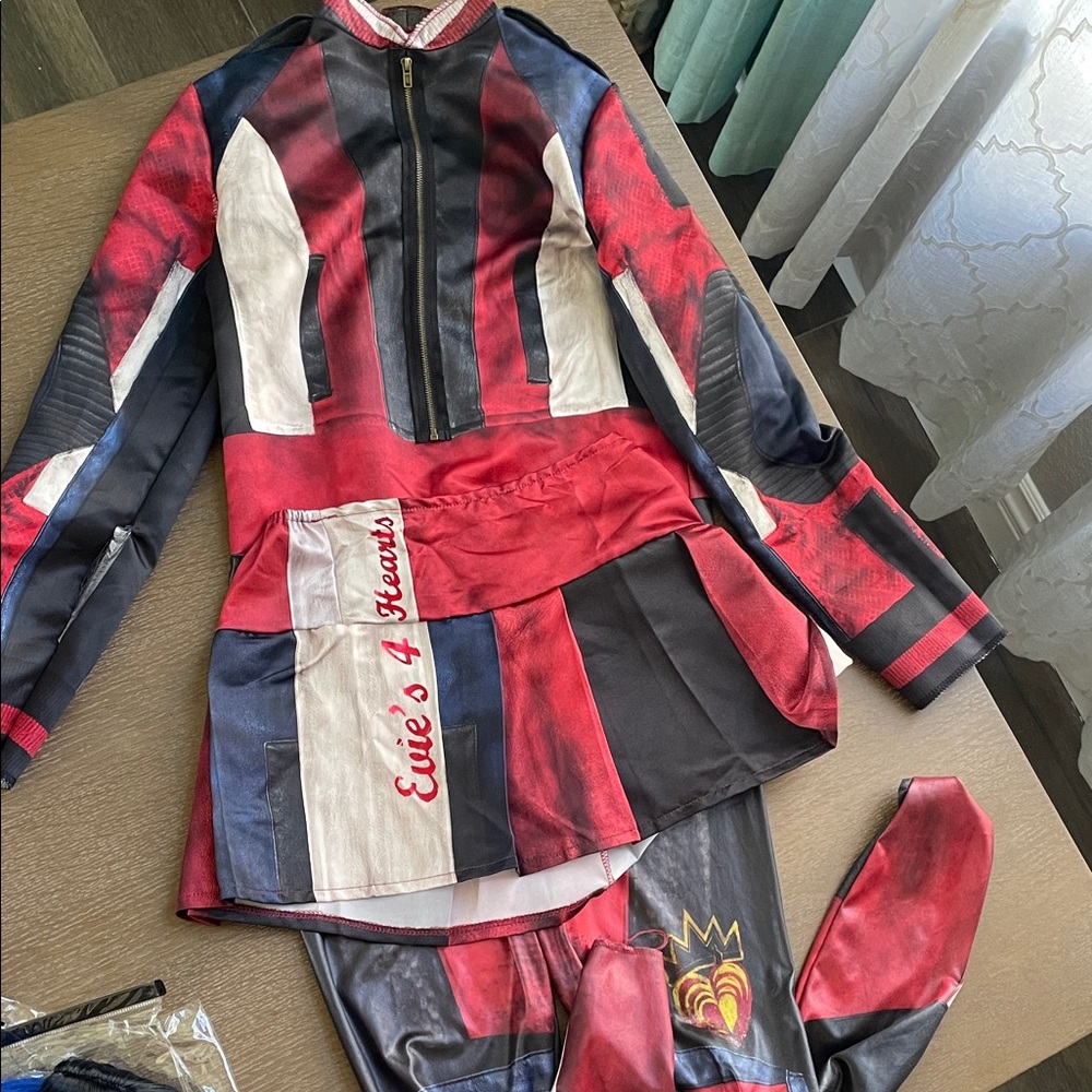 GUC Evie Descendants girls 14-16 costume